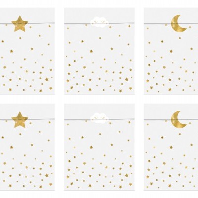 Sacolas plásticas transparentes com estrelas douradas e figuras de estrela e lua no topo