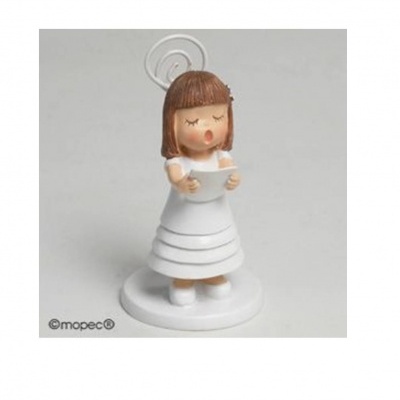 Estatueta de anjo com vestido branco e cabelo castanho