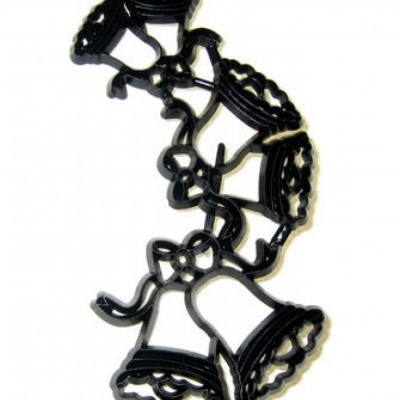 Decoração preta de sinos de Natal rendilhados