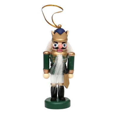 Quebra-nozes decorativo de madeira com roupas verdes, douradas e azul, barba branca e cordão dourado