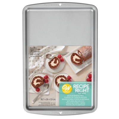 Tabuleiro de forno antiaderente Wilton com etiqueta e imagem de sobremesa