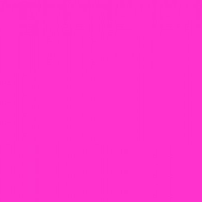 Duplo de luvas de borracha rosa fluorescente para limpeza sobre fundo branco