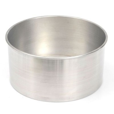 Forma redonda de metal prateado com acabamento acetinado