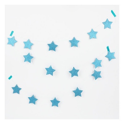 Guirlanda decorativa de estrelas azuis brilhantes