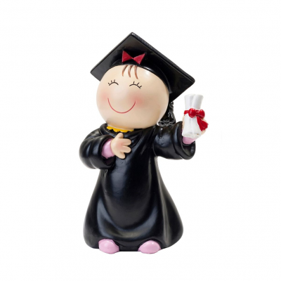 Figura decorativa de formatura com beca e diploma
