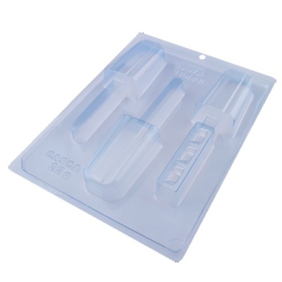 Embalaem plástica transparente com 4 compartimentos e relevo de texto