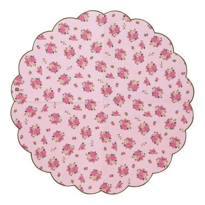 Toalha de mesa redonda rosa com padrão floral e borda ondulada