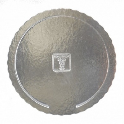 Placa redonda prateada com selo central e bordas onduladas