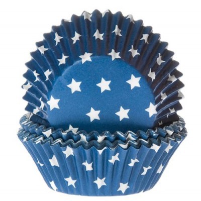 Forminhas para cupcakes azuis com estrelas brancas empilhadas