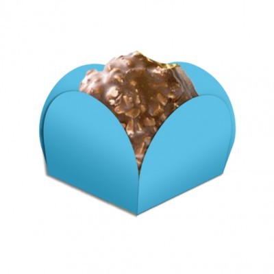 Doce de chocolate em forminha azul