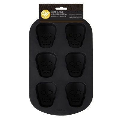 Forma de silicone preta com seis caveiras