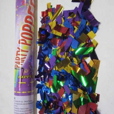 Party popper roxo com confetis coloridos metálicos