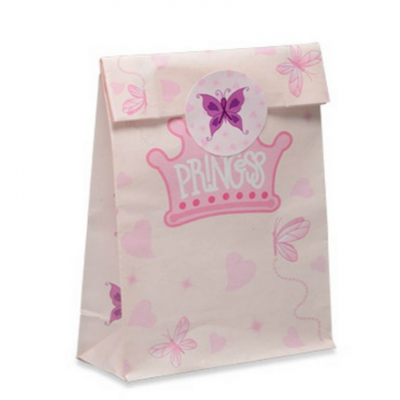 Saco de papel rosa com decoração de borboletas, corações e a palavra 'PRINCESS' numa coroa