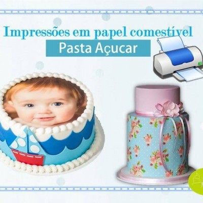 Bolos com decorações em papel comestível, um com foto de bebé e outro com padrão floral