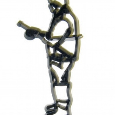 Figura preta de soldado armado em fundo branco