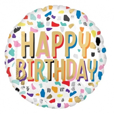 Balão redondo branco com padrão colorido e texto 'HAPPY BIRTHDAY' em letras grandes coloridas