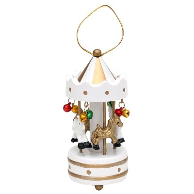 Enfeite natalício de carrossel em madeira com cavalos e sinos