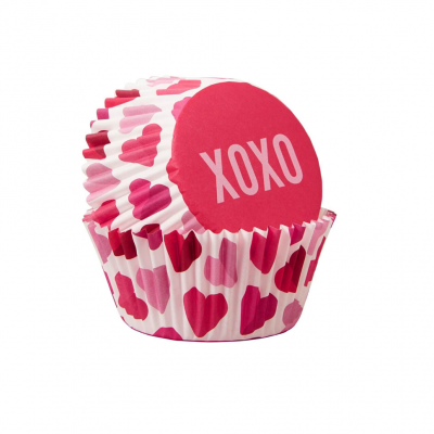 Forminhas para cupcakes com corações e texto XOXO