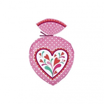 Saquinho de tecido rosa com padrão de corações brancos e estampa central de coração decorado