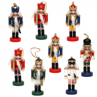 Sete enfeites de soldado de madeira coloridos para pendurar