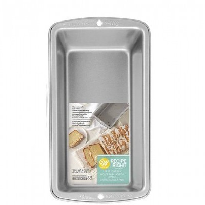 Forma rectangular para bolo em alumínio prateado com rótulo e imagem de bolo