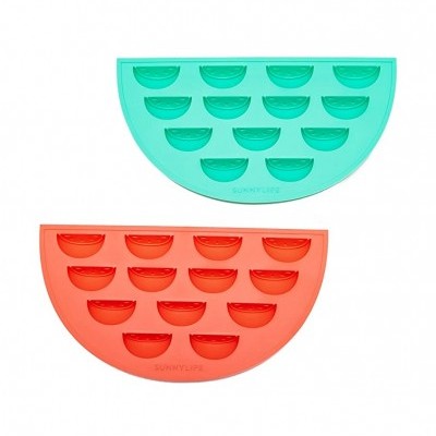 Duas formas de silicone meia-lua verde-água e coral com 15 cavidades cada e inscrição SUNNYLIFE.