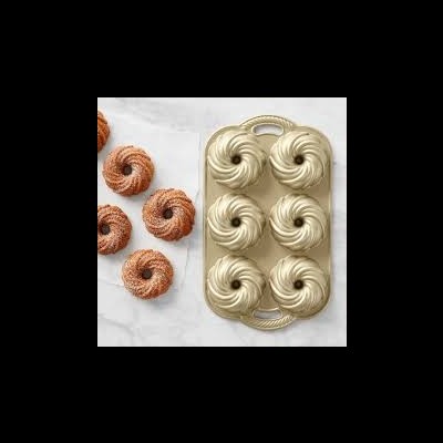 Forma de silicone com mini bolos em forma de redemoinho