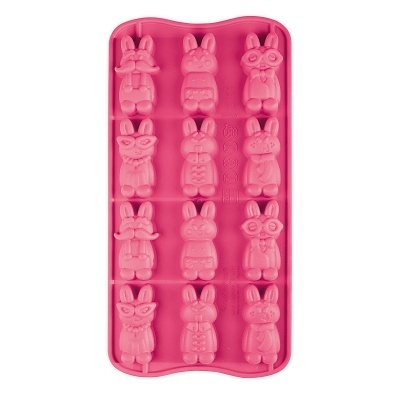 Forma de silicone rosa com cavidades em forma de coelhos
