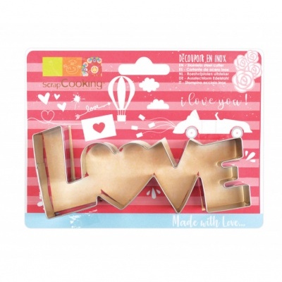Forma de corte em inox na palavra LOVE com embalagem colorida