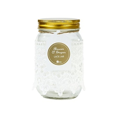 Frasco de vidro decorado com renda e tampa dourada