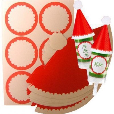 Kit de etiquetas e chapéus de papel para festas numa combinação de vermelho, bege e verde com textos Ho Ho Ho e Mike.
