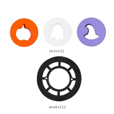 Moldes cortantes para bolachas em plástico nas cores laranja, branco, lilás e preto com padrões de Halloween