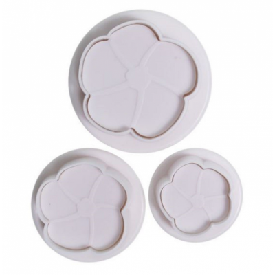 Conjunto de três carimbos de silicone brancos em forma de flor de vários tamanhos