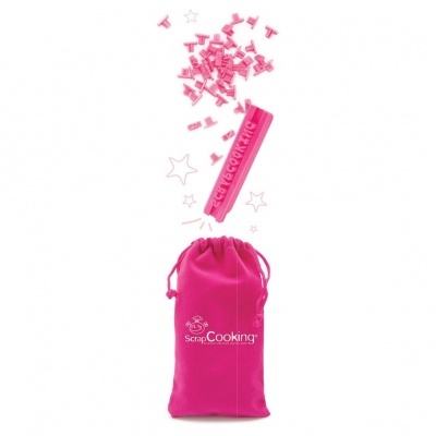 Saco rosa com cordão e pinotes rosa da marca ScrapCooking em fundo branco