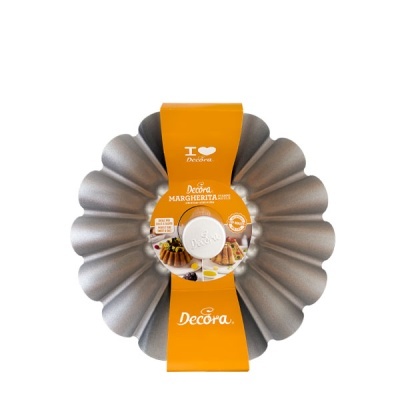 Forma para tarte metálica prateada com embalagem laranja