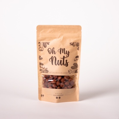 Pacote de nozes Oh My Nuts em embalagem stand-up pouch marrom claro