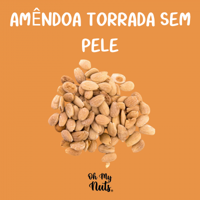 Amêndoas torradas sem pele sobre fundo laranja com texto e logotipo