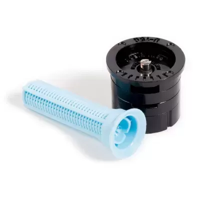 Aspersor negro redondo e filtro azul cilíndrico para irrigação