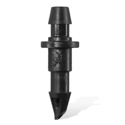 Aspersor de irrigação preto em fundo branco