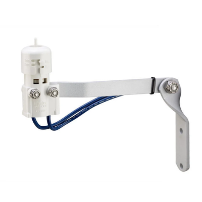Conector elétrico branco com fios azuis e suporte metálico prateado