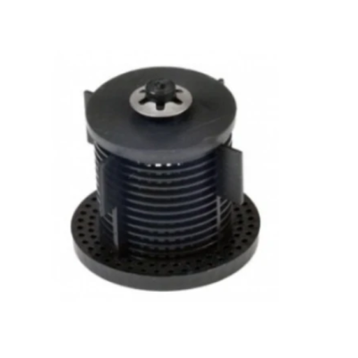 Filtro cilíndrico preto de plástico com base perfurada