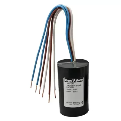 Condensador cylindrical Rain Bird com fios coloridos e etiqueta branca.