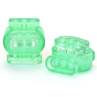 Dispositivos plásticos verdes transparentes com texto Rain Bird