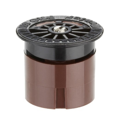 Aspersor hidráulico de rega preto e castanho com texto gravado no topo