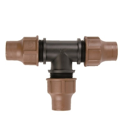 Conector em T de enchimento para tubos em plástico preto e castanho com roscas