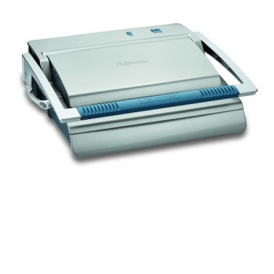 Máquina de encadernação cinzenta e azul com pegadores laterais brancos sobre fundo branco