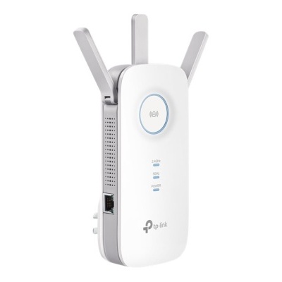 Extensor Wi-Fi TP-Link branco com três antenas e LEDs azuis