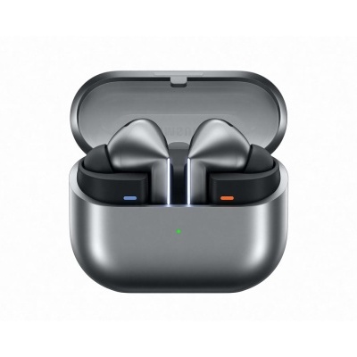 Auscultadores sem fios prateados numa caixa de carga prateada com luzes indicadoras