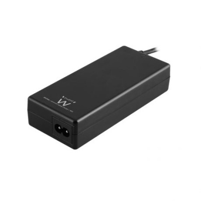 Carregador adaptador de energia preto retangular com texto branco