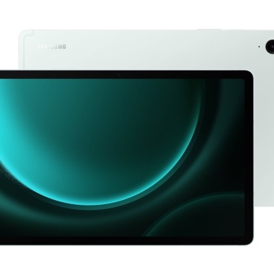 Tablet Samsung branco e preto mostrando ecrã frontal e parte traseira